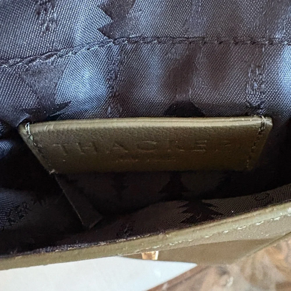 💚💚THACKER OLIVE GREEN ANNA LEATHER & SUEDE PHONE/WALLET CROSSBODY BAG!💚💚